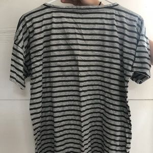 Marine layer -navy and gray striped tee shirt